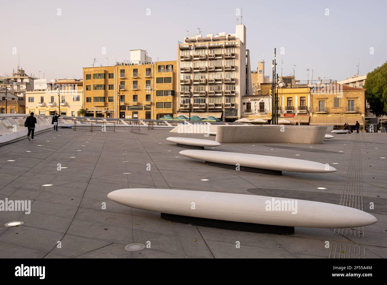 Die moderne und futuristische Architektur des Eleftheria Platzes in Nikosia Die Hauptstadt von Zypern Stockfoto