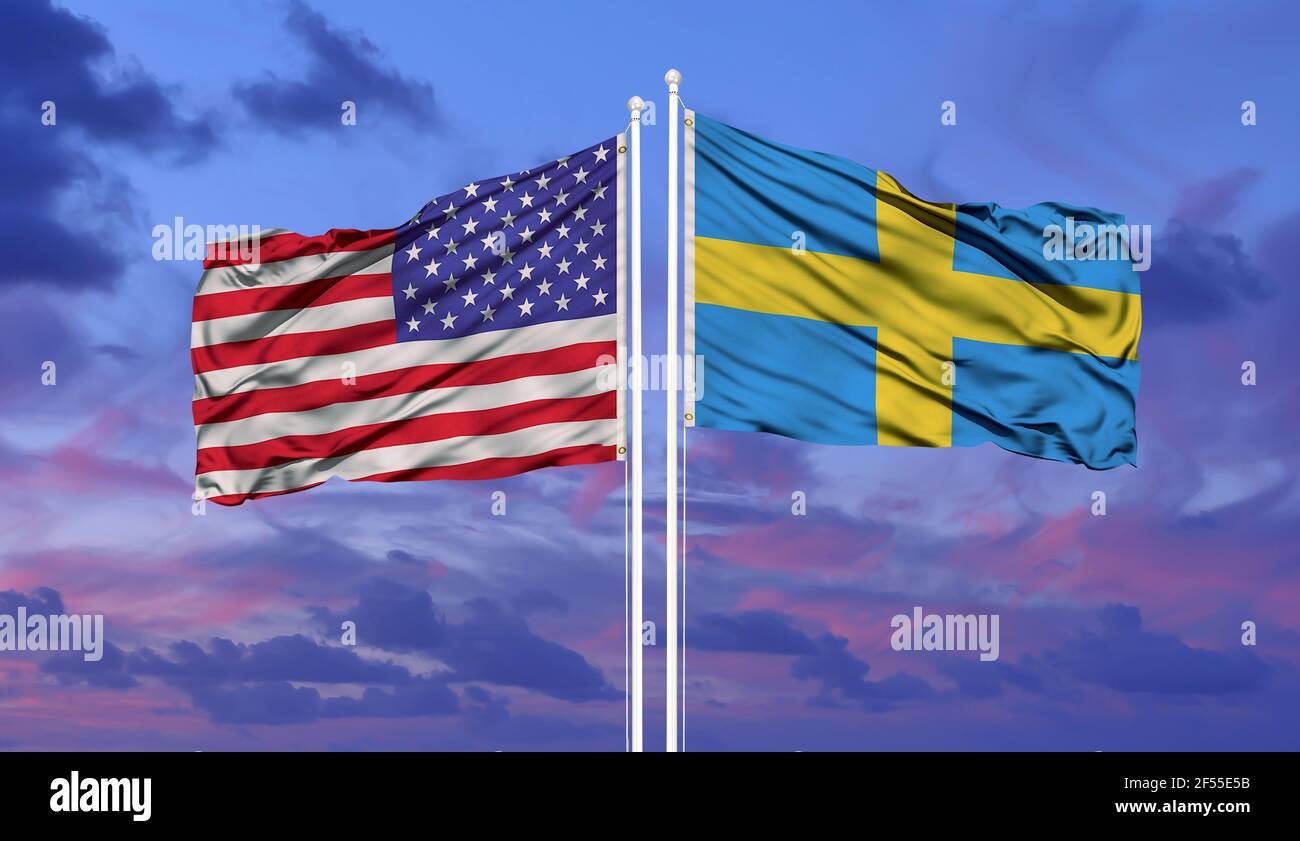 Flagge von Amerika mit Schwedenflagge auf Himmelshintergrund Stockfoto