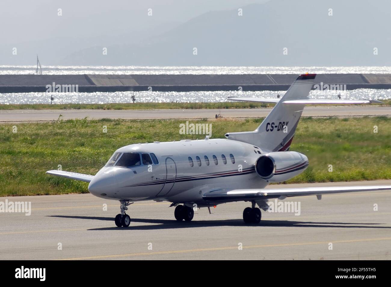 Generische Flugzeuge - CS-DRX, NetJets Europe, Raytheon Hawker 800XP Stockfoto
