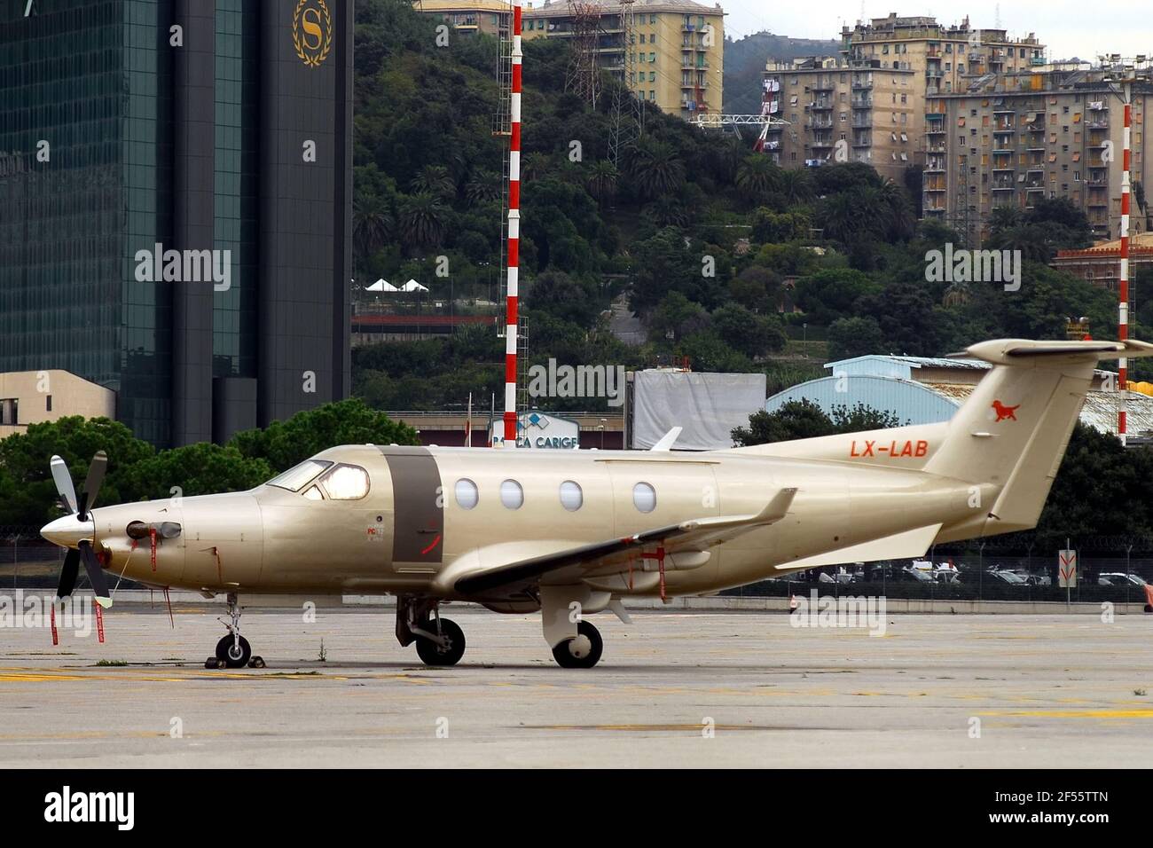 Generische Flugzeuge - LX-LAB, Jetfly Aviation, Pilatus PC-12 Stockfoto