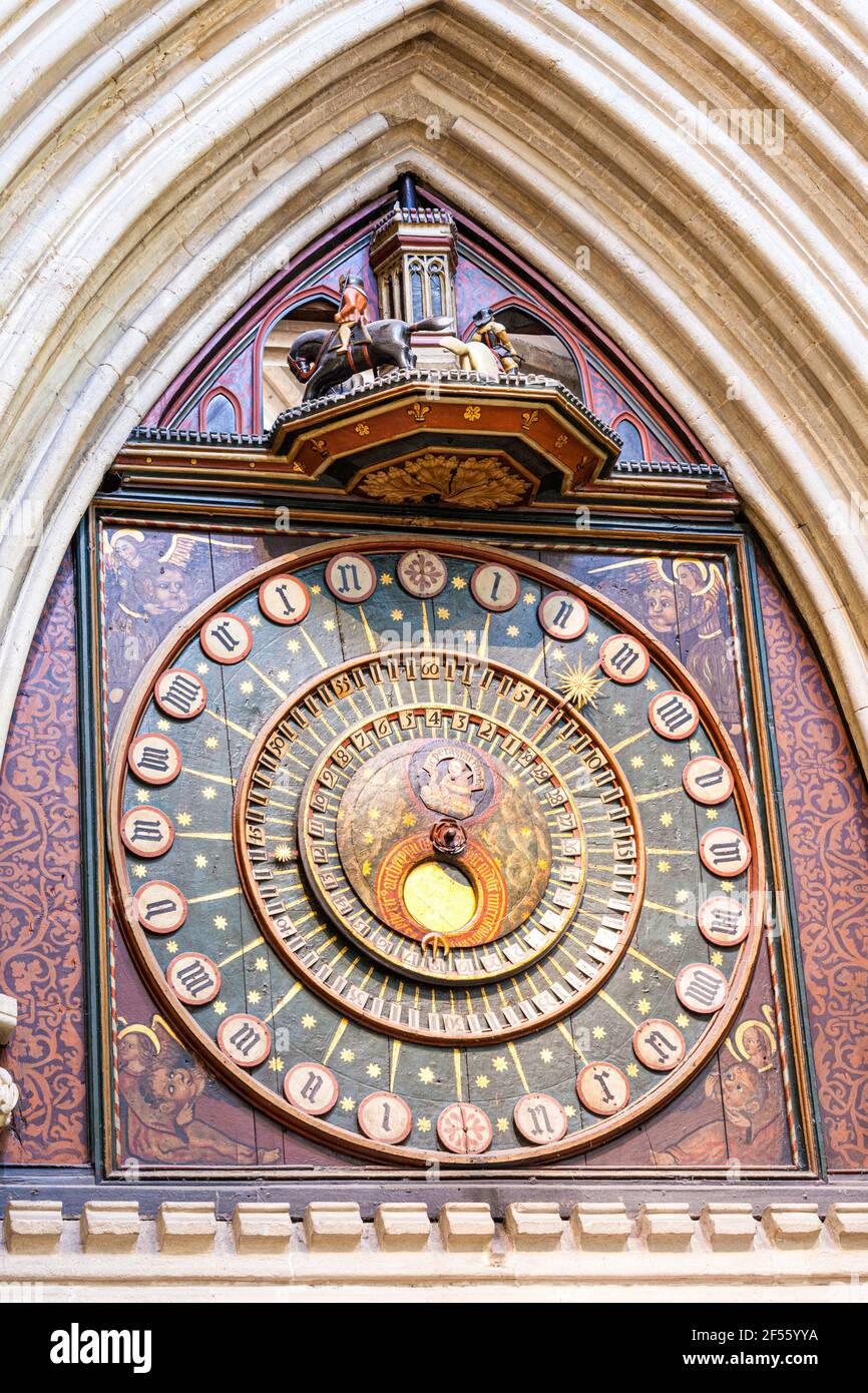 Die astronomische Uhr aus dem späten 14th. Jahrhundert in Wells Cathedral, Wells, Somerset UK Stockfoto