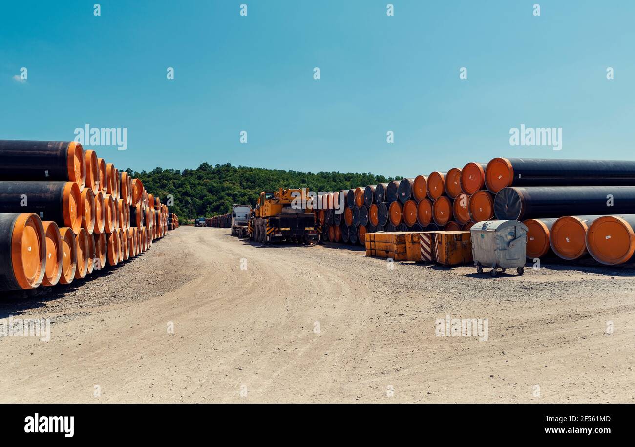 Bulgarien, Brusartci, 13th. MAI 2020: Leitungen für Erdgas in Speicher während des Baus von South Stream Pipeline in Bulgarien Stockfoto