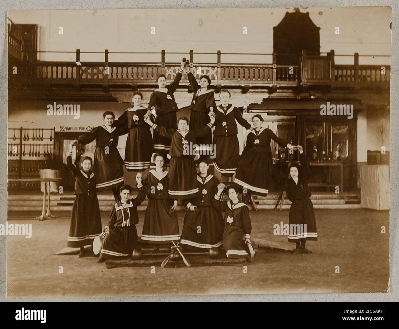 Damenpyramide. . Stockfoto