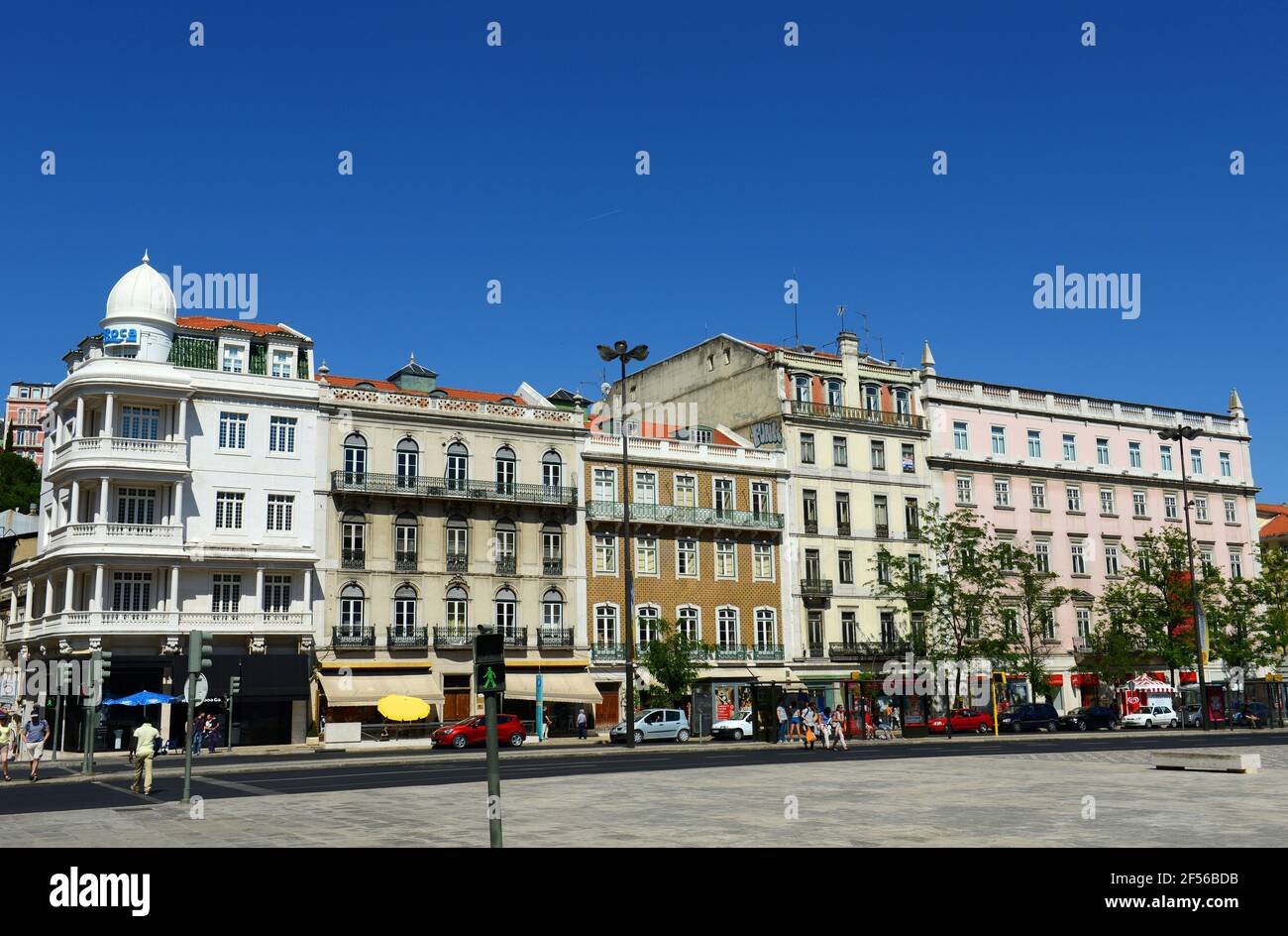 Historische Gebäude am Restauradores Platz (Praca dos Restauradores) in Lissabon, Portugal. Stockfoto