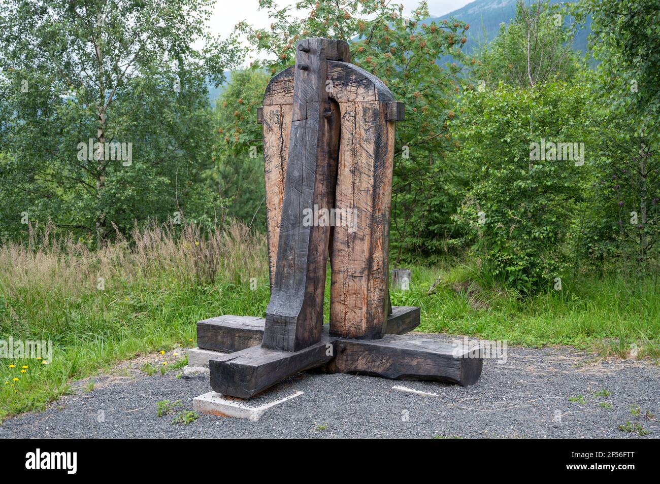 Station X des Kreuzweges: Jesus wird seine Kleider ausgezogen (manchmal auch die "Teilung der Gewänder" genannt). Kalvária na Peknú vyhliadku. Stockfoto