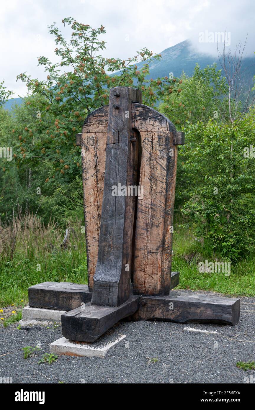 Station X des Kreuzweges: Jesus wird seine Kleider ausgezogen (manchmal auch die "Teilung der Gewänder" genannt). Kalvária na Peknú vyhliadku. Stockfoto