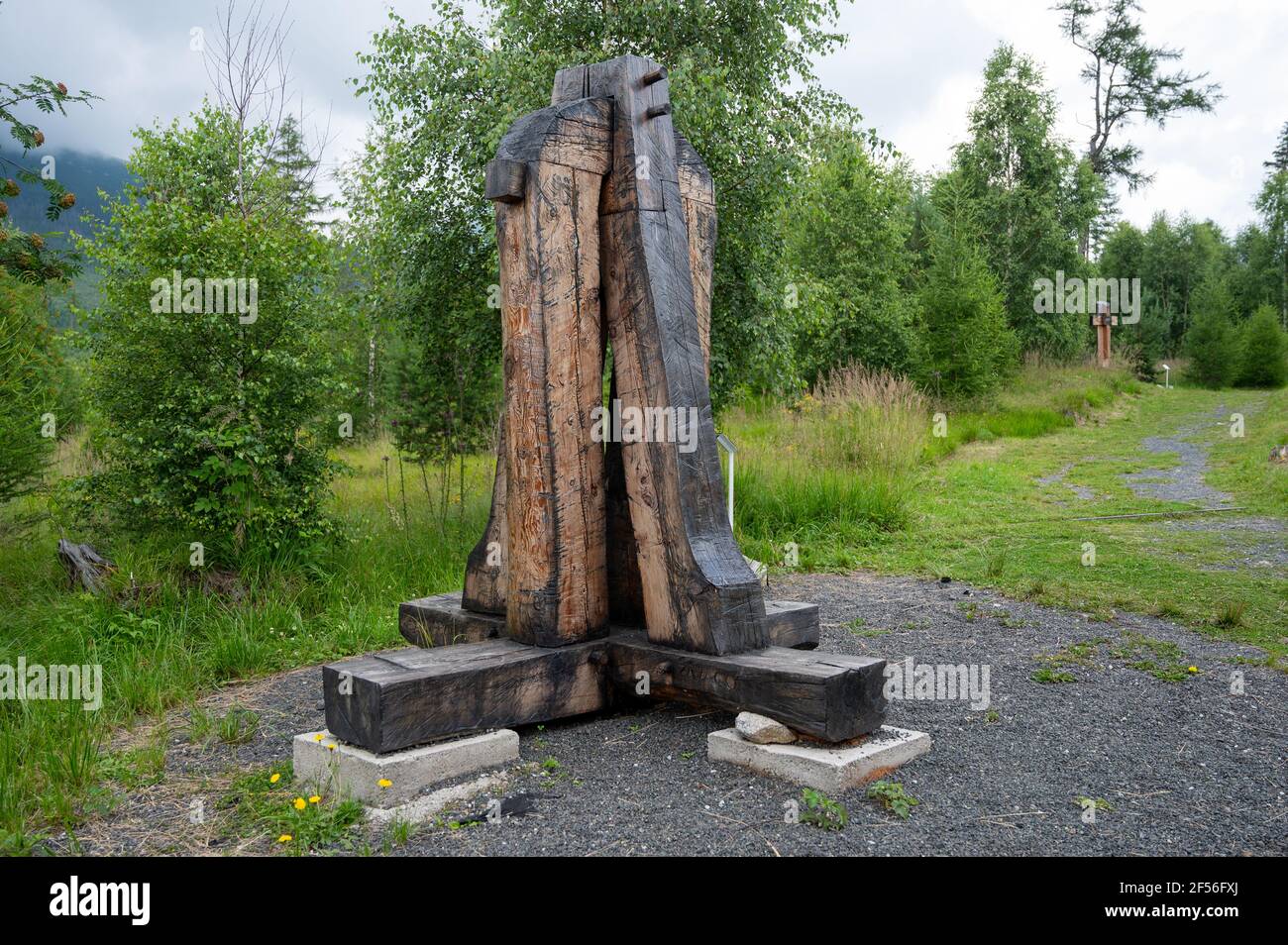 Station X des Kreuzweges: Jesus wird seine Kleider ausgezogen (manchmal auch die "Teilung der Gewänder" genannt). Kalvária na Peknú vyhliadku. Stockfoto