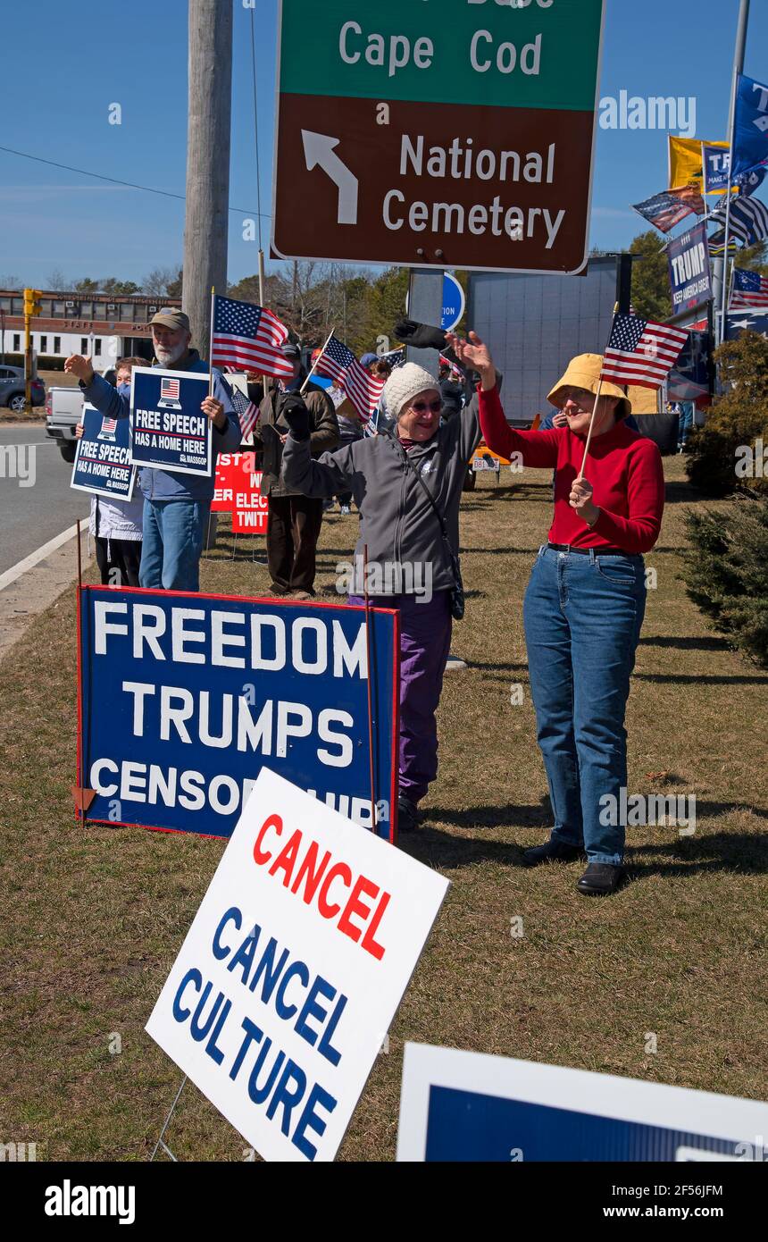 Eine Anti-Zensur-Kundgebung auf Cape Cod, USA. Bekämpfung der Zensur herausragen. Stockfoto