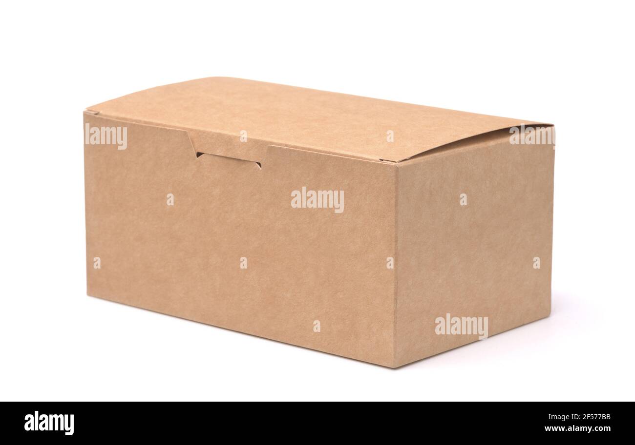 Braun Kraftpapier Box isoliert auf weiß Stockfoto