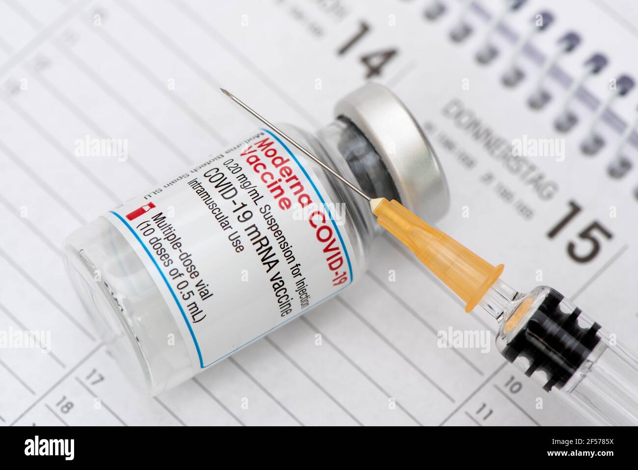 Original Impfampullen mit Impfstoff gegen Covid-19 Pandemie Stockfoto