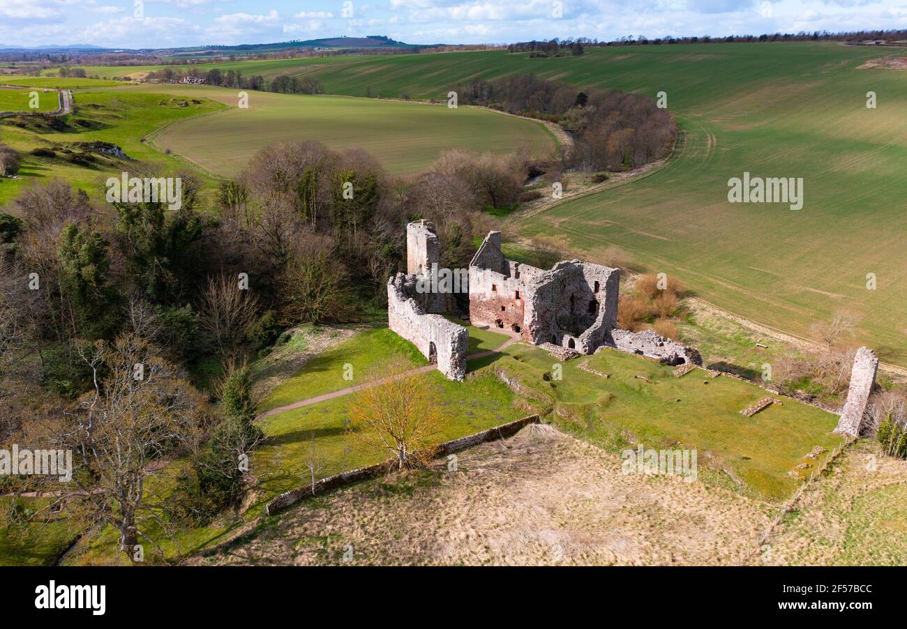 Luftaufnahme von Hailes Castle am Fluss Tyne in East Lothian, Schottland, UK Stockfoto