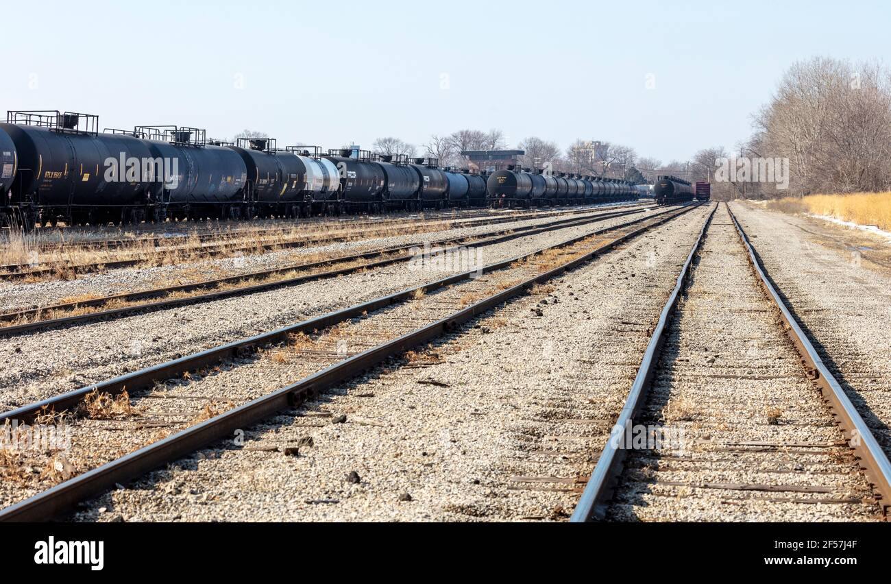 Eisenbahnwaggons und Eisenbahnschienen, Mittelwestern der USA, von James D. Coppinger/Dembinsky Photo Assoc Stockfoto