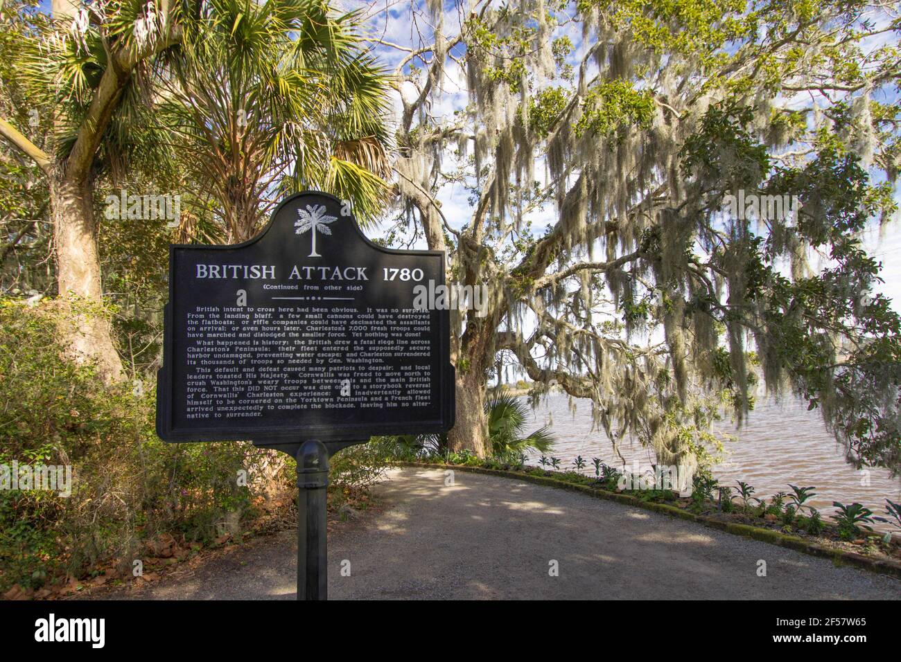 Historische Markierung zum Gedenken an den britischen Angriff von 1780 auf den Hafen von Charleston, South Carolina Stockfoto