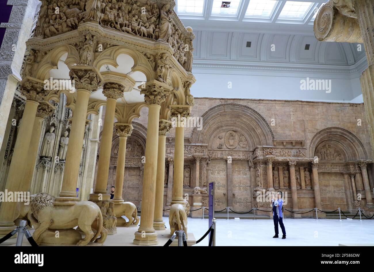 Hall of Architecture mit Gipsabgüssen von architektonischen Meisterwerk um Welt.Carnegie Museum of Art.Pittsburgh.Pennsylvania.USA Stockfoto