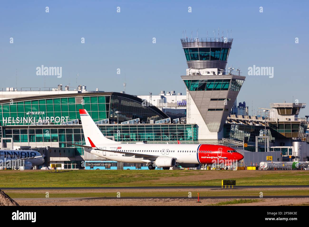 Helsinki, Finnland - 25. Mai 2018: Norwegisches Flugzeug der Boeing B737-800 am Flughafen Helsinki. Boeing ist ein amerikanischer Flugzeughersteller mit Hauptsitz in Stockfoto