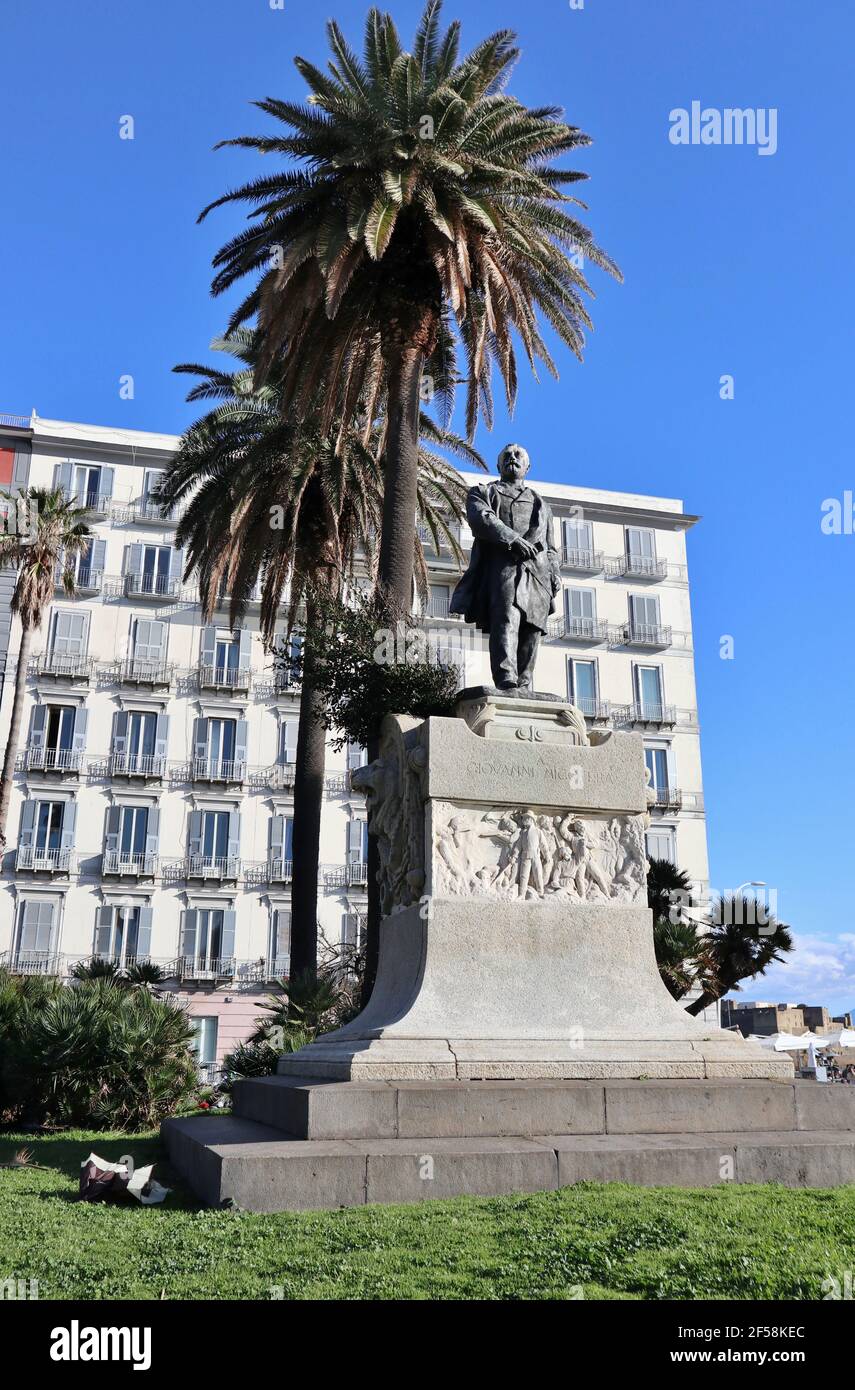 Monumento a giovanni nicotera Fotos und Bildmaterial in hoher