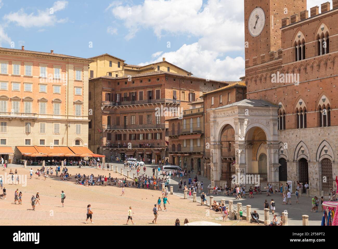 Plaza del Campo ist der wichtigste öffentliche Raum des historischen Zentrums von Siena, Toskana, Italien Stockfoto