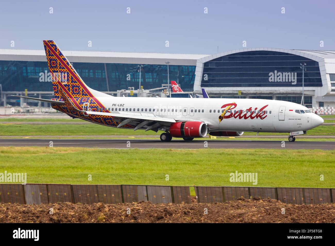 Jakarta, Indonesien – 27. Januar 2018: Batik Air Boeing 737-800 am Flughafen Jakarta (CGK) in Indonesien. Boeing ist ein Flugzeughersteller mit Sitz in Sea Stockfoto