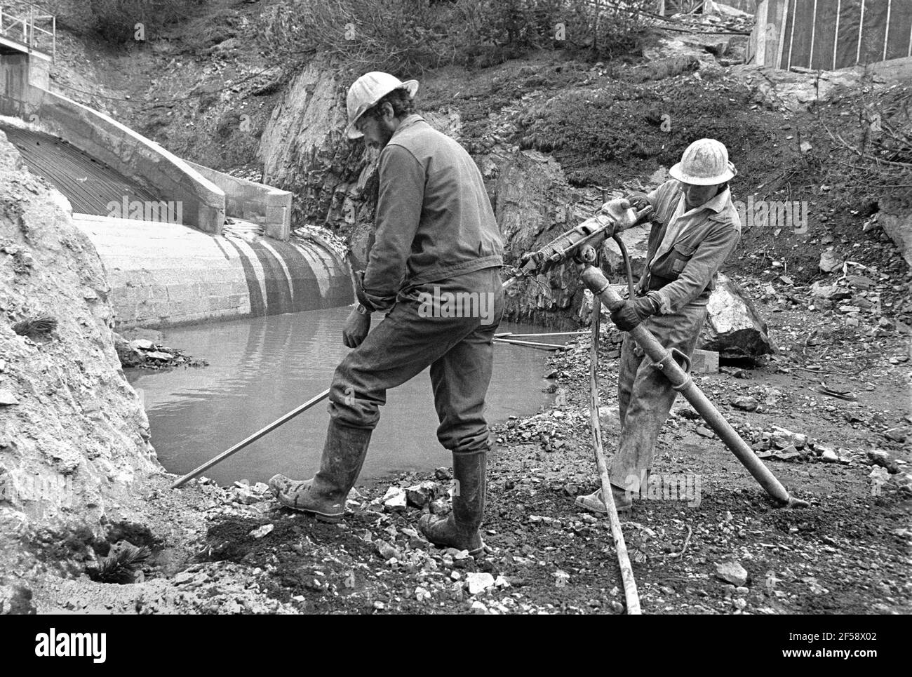 - Baustelle für das Wasserkraftwerk Braulio AEM (Valtellina, September 1983) - Cantiere per la costruzione della centrale idroelettrica AEM del Braulio (Valtellina, Settembre 1983) Stockfoto