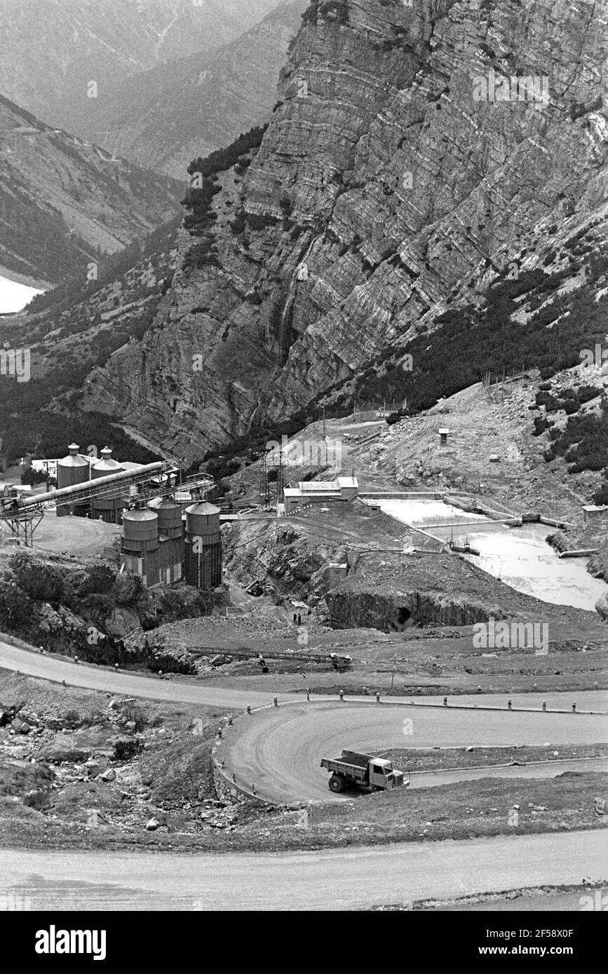 - Baustelle für das Wasserkraftwerk Braulio AEM (Valtellina, September 1983) - Cantiere per la costruzione della centrale idroelettrica AEM del Braulio (Valtellina, Settembre 1983) Stockfoto