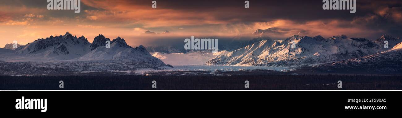 Geographie / Reisen, USA, Alaska, Denali Mountain Range, Winter, Additional-Rights-Clearance-Info-Not-Available Stockfoto