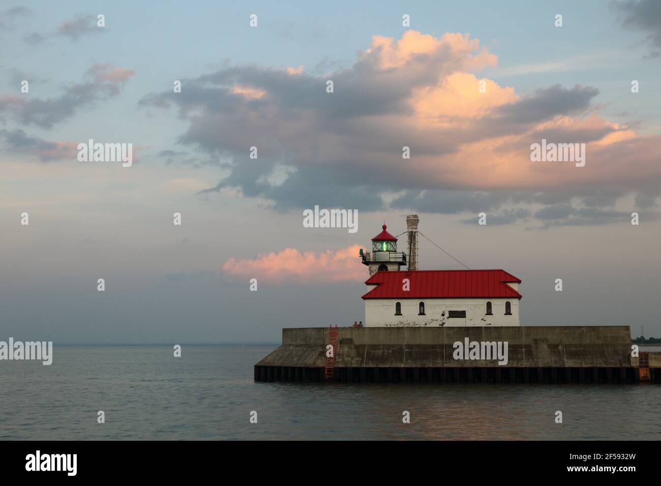 Geographie / Reisen, USA, Minnesota, Duluth, Duluth Harbor South Breakwater Outer Lighthouse (1901), La, Additional-Rights-Clearance-Info-not-available Stockfoto