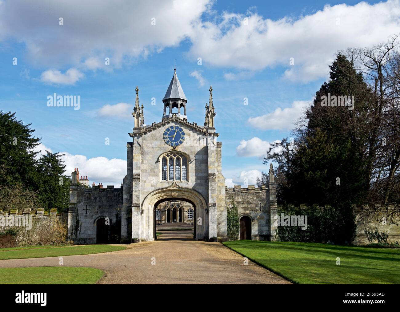 Das Torhaus von Bishopthorpe Palace, die Residenz des Erzbischofs von York, Bishopthorpe, North Yorkshire, England Großbritannien Stockfoto