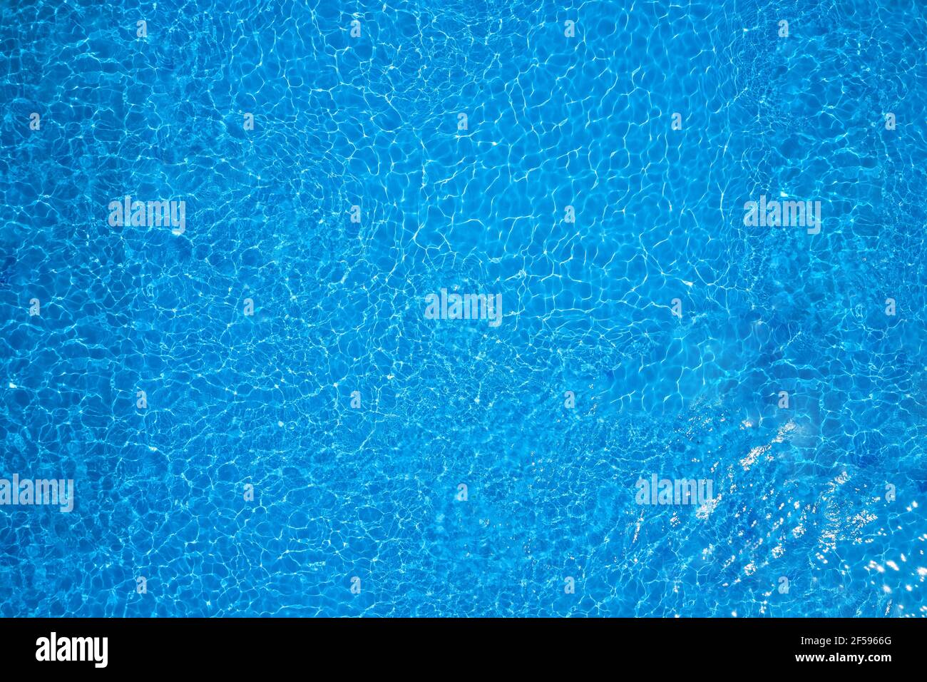 Klaren, blauen Wasser. Stockfoto