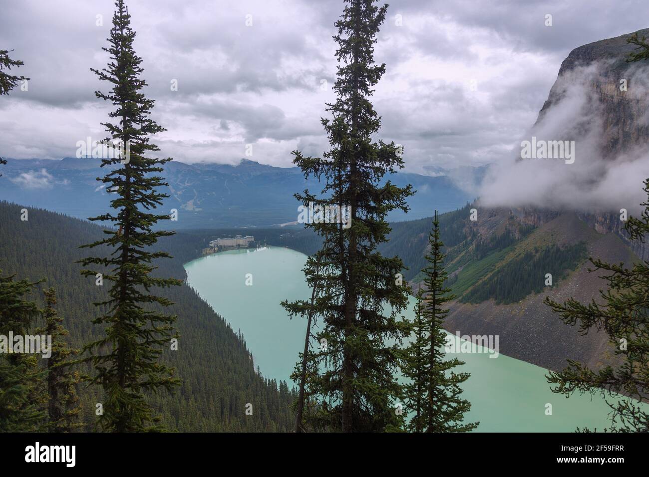 Geographie / Reisen, Kanada, Banff Nationalpark, Lake Louise, Plain of Six Glacier Trail, Hotel Chatea, Additional-Rights-Clearance-Info-not-available Stockfoto