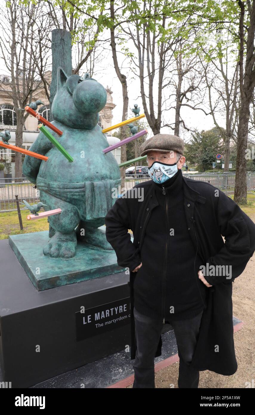 LE CHAT VON PHILIPPE GELUCK ZWANZIG SKULPTUREN AUF DEN CHAMPS ELYSEES, PARIS Stockfoto