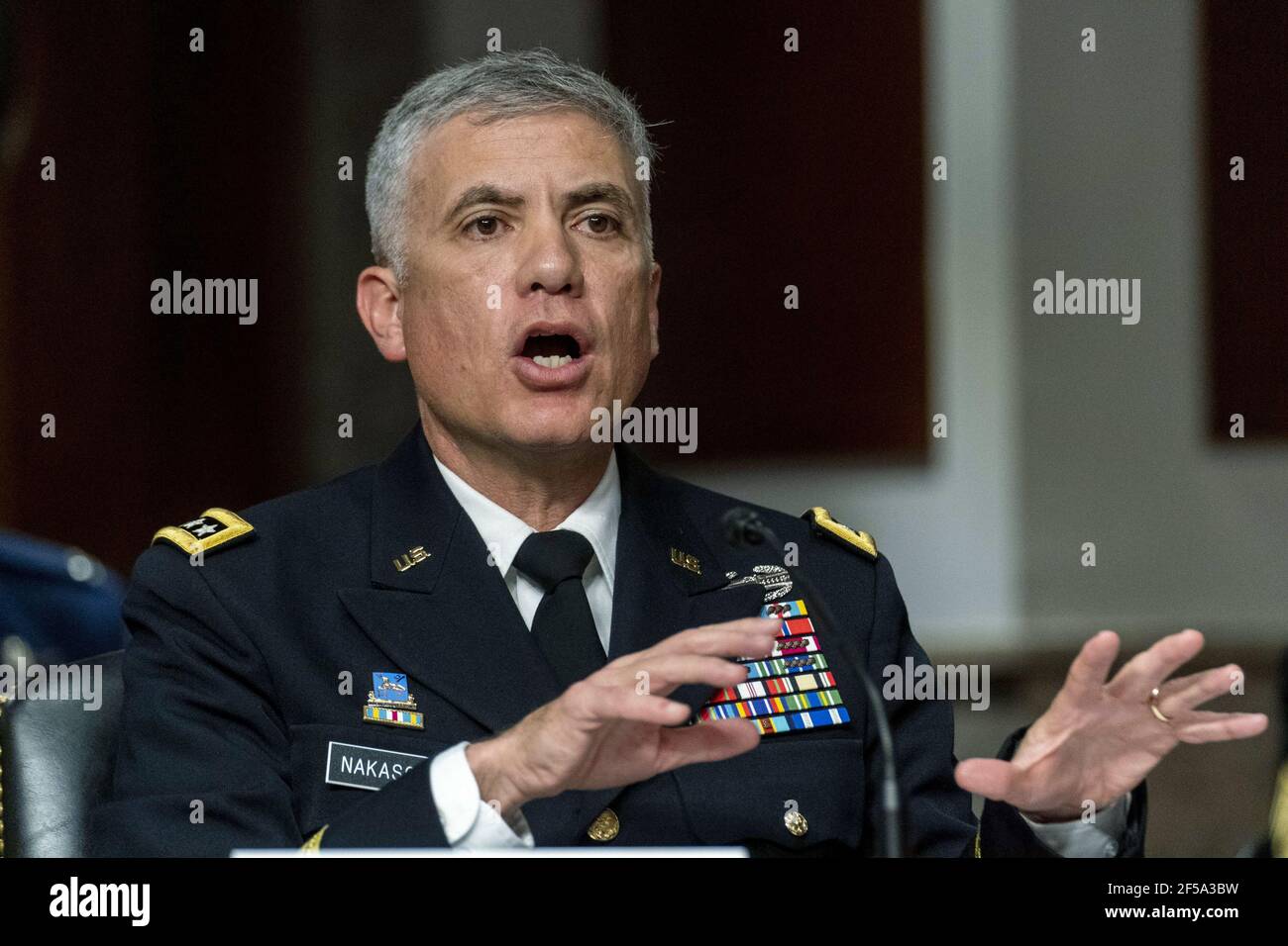 Washington, Usa. März 2021, 25th. U.S. Cyber Command Commander, National Security Agency Director und Central Security Service Chief General Paul Nakasone spricht bei einer Anhörung zur Untersuchung des United States Special Operations Command und des United States Cyber Command im Rahmen der Überprüfung des Antrags auf Genehmigung der Verteidigung für das Geschäftsjahr 2022 und des Future Years Defence Program, Am Capitol Hill, Donnerstag, 25. März 2021, In Washington. Pool Foto/Andrew Harnik/UPI Kredit: UPI/Alamy Live Nachrichten Stockfoto