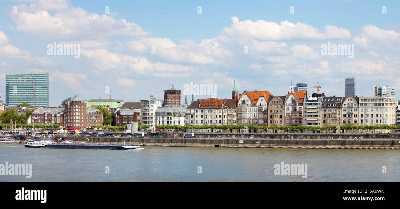 Blick auf Düssledorf am Rhein Stockfoto