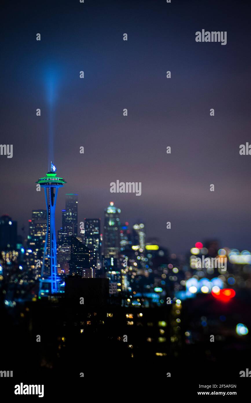 Blick auf Space Needle und Seattle Skyline vom Kerry Park Nachts Stockfoto