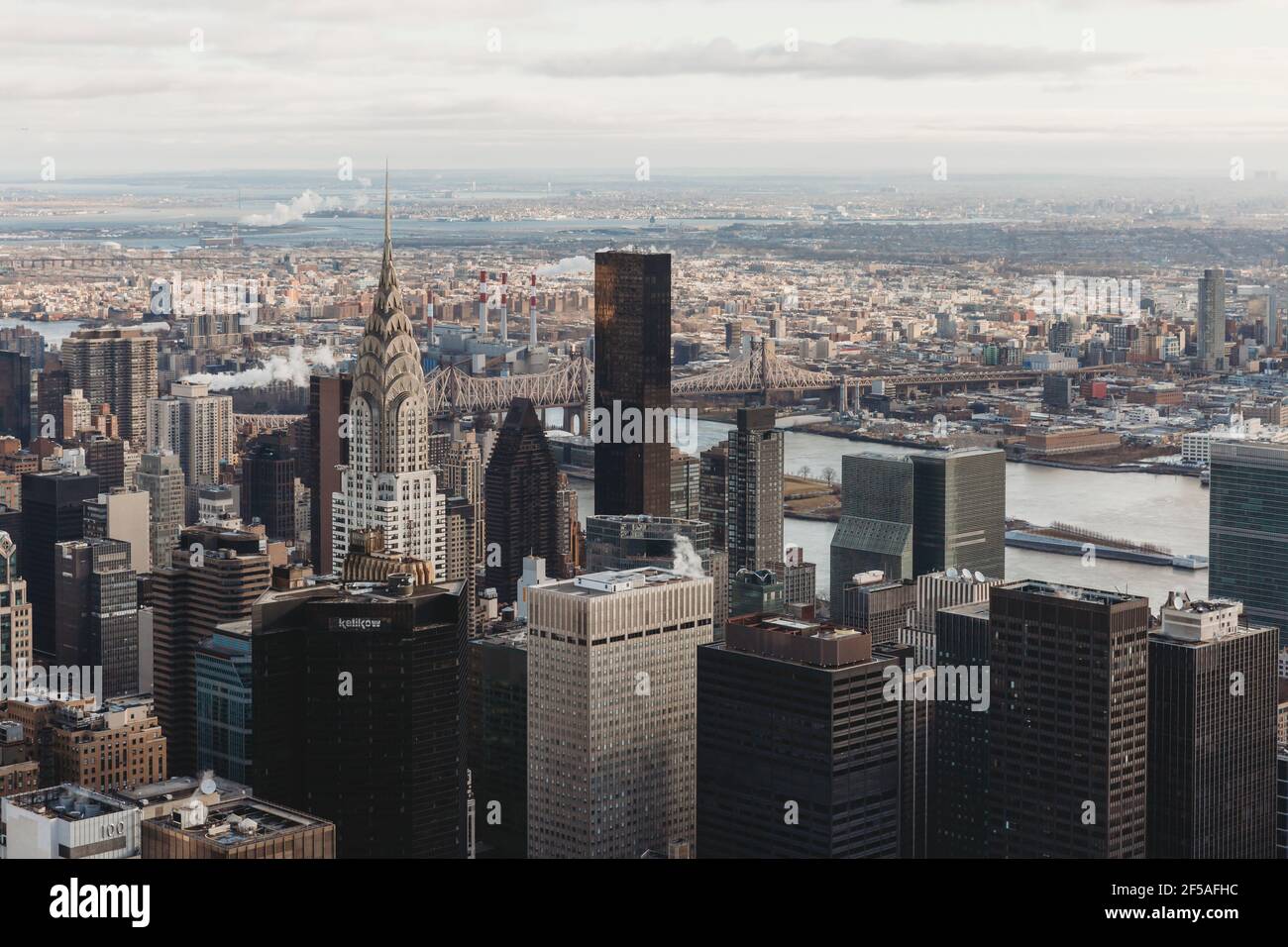 Skyline von New York und Chrysler Building von oben Stockfoto