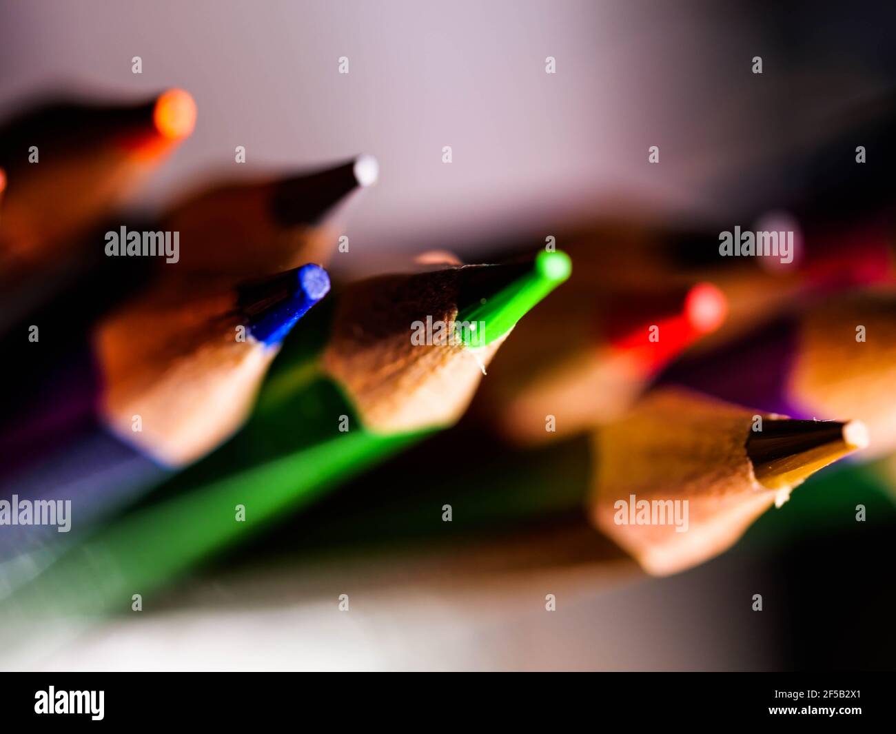 Buntstifte-Hintergrund Stockfoto