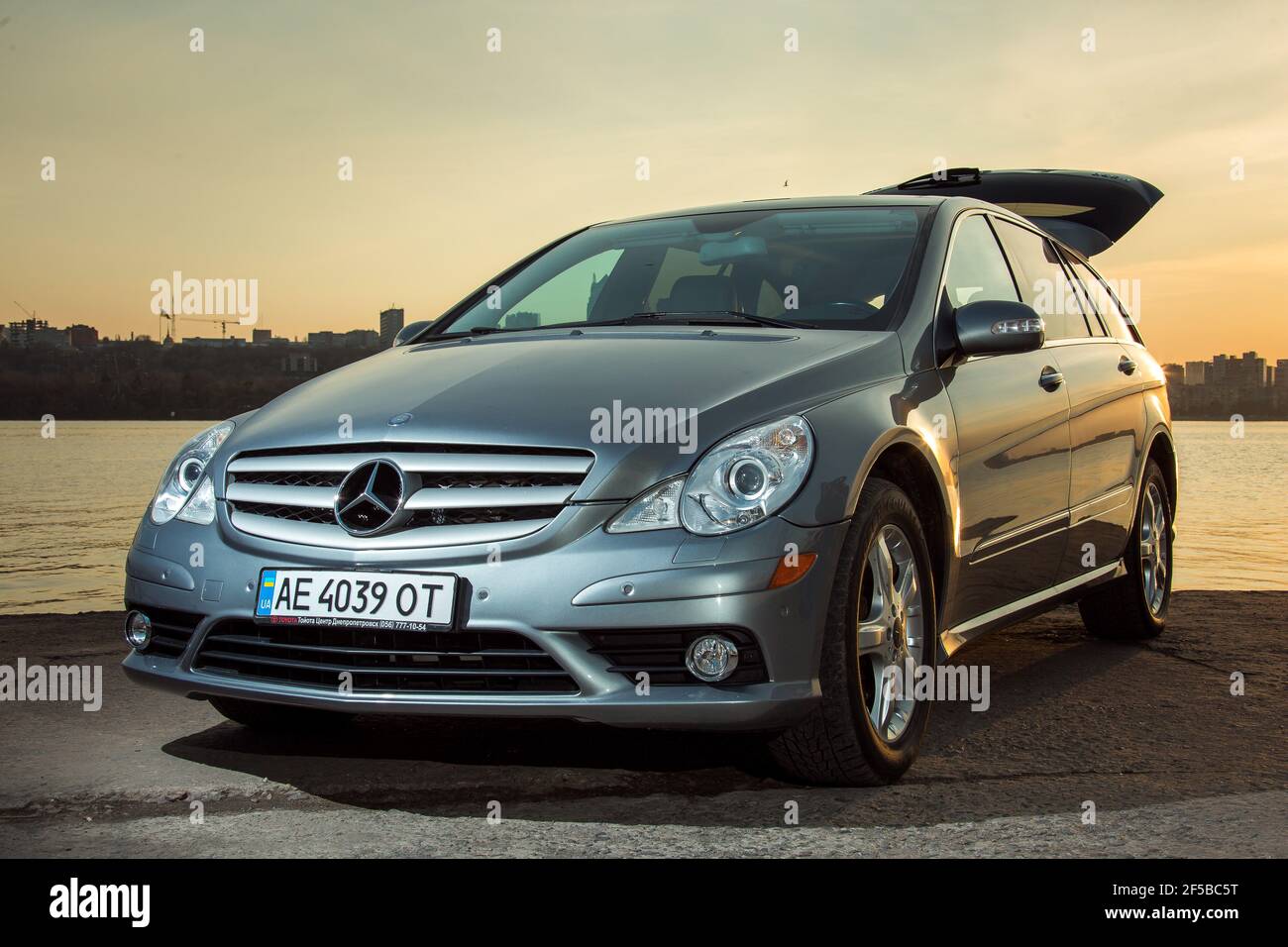 Car Mercedes Trunk Stockfotos Und Bilder Kaufen Alamy