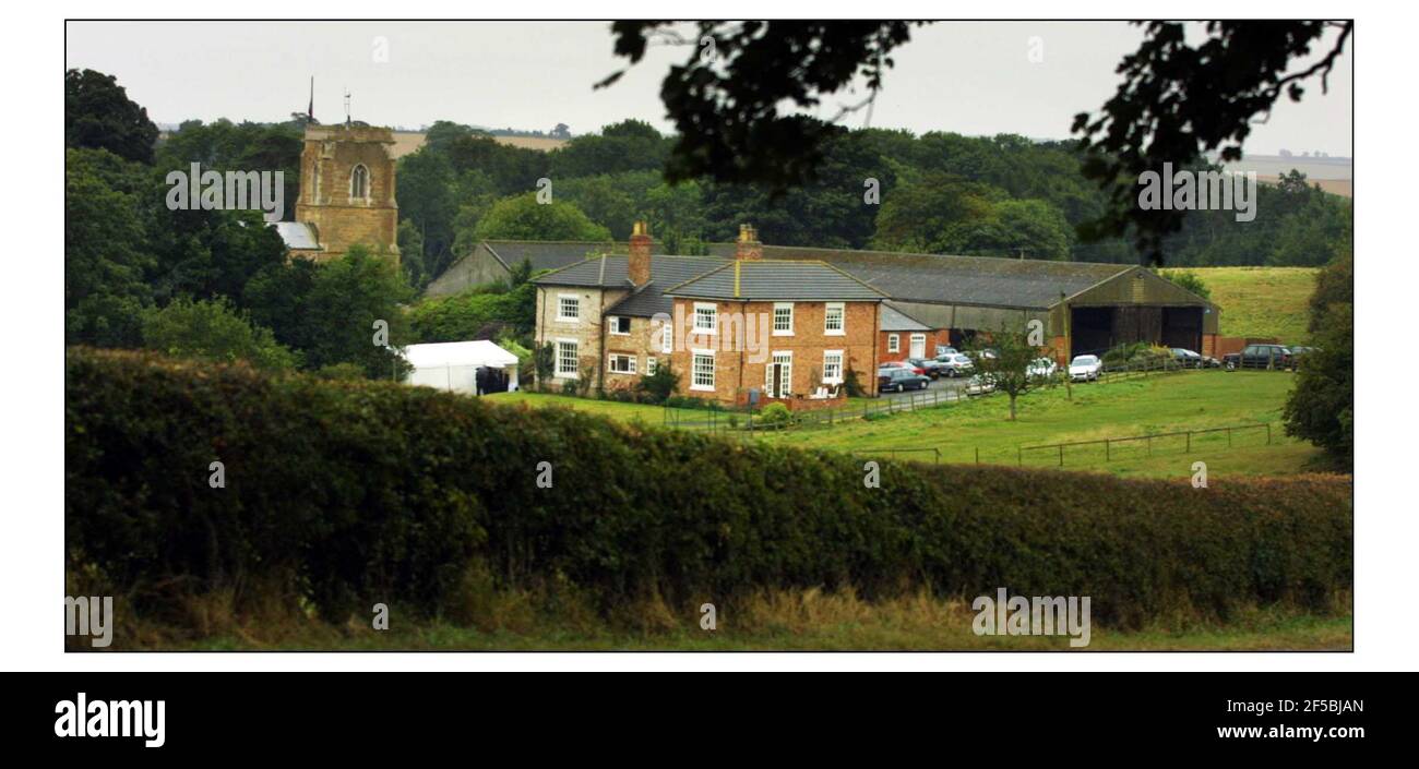 Das Begräbnis für Capt. David Jones fand in der All Saints Church in South Elkington, Lincolnshire statt. PIC David Sandison 28/8/2003 Stockfoto
