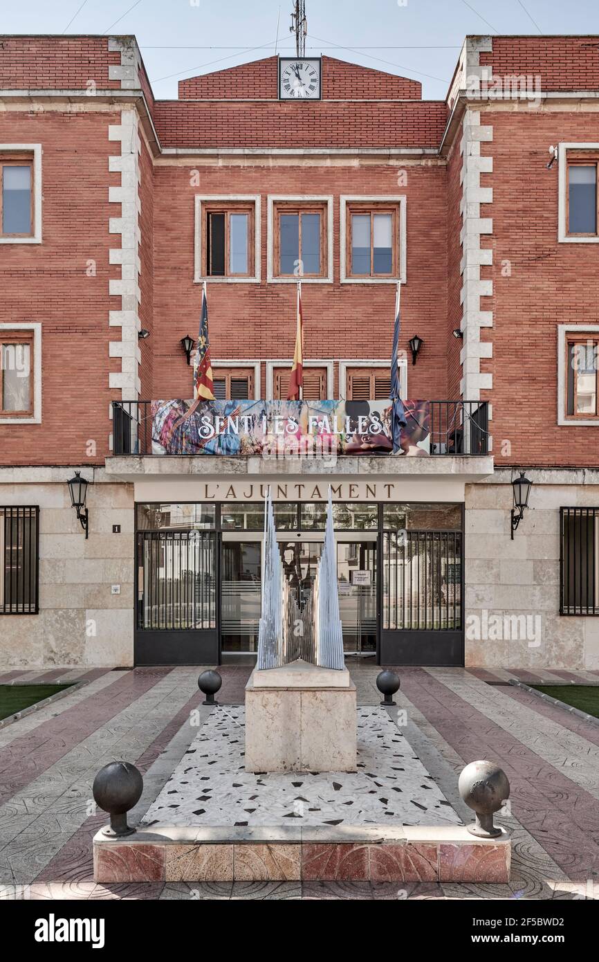 Außenfassade des Rathauses der Stadt Puig de Santa Maria in der Provinz Valencia, Spanien, Europa Stockfoto