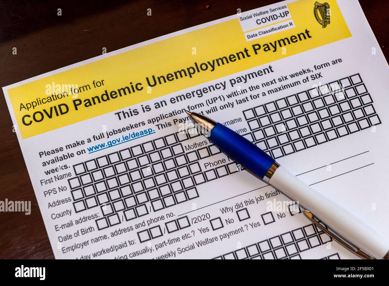 Irish COVID-19 Pandemic Arbeitslosigkeit Zahlung Antragsformular. Stockfoto