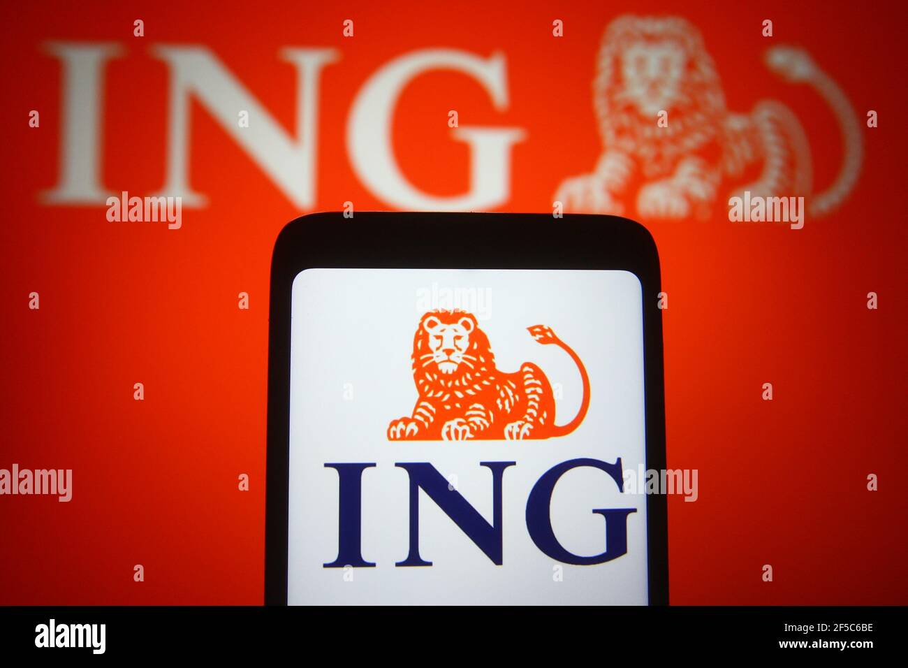 Ukraine. März 2021, 25th. In dieser Abbildung ist das ING (Internationale Nederlanden Groep) Logo eines niederländischen Bank- und Finanzdienstleistungsunternehmens auf einem Smartphone-Bildschirm zu sehen. (Foto von Pavlo Gonchar/SOPA Images/Sipa USA) Quelle: SIPA USA/Alamy Live News Stockfoto