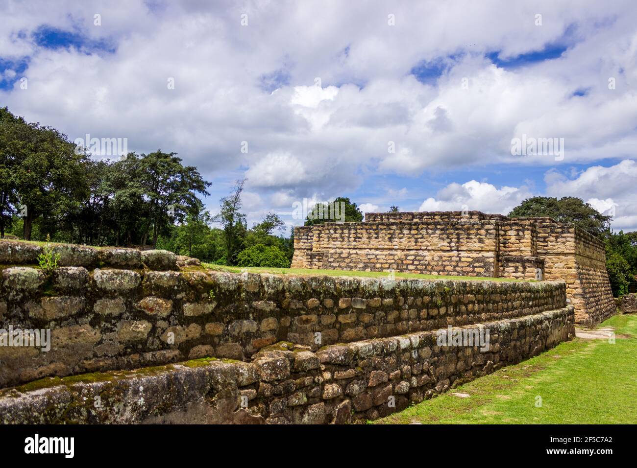 Maya-Ruinen in Iximche, Guatemala. Stockfoto