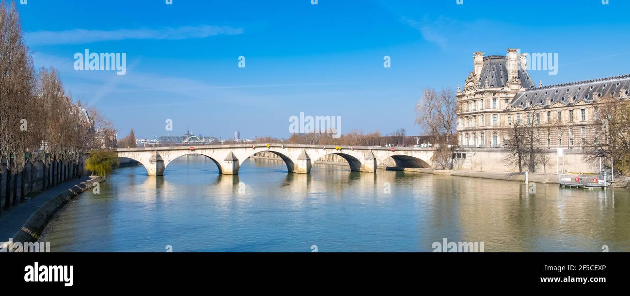 Paris, die Pont Royal, schöne Brücke im Zentrum Stockfoto