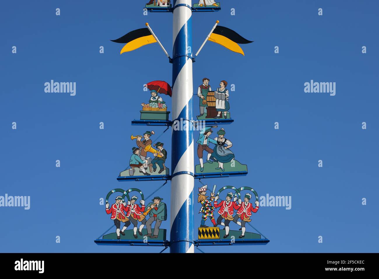 Geographie / Reisen, Deutschland, Bayern, München, Maibaum am Viktualienmarkt, Bayern, Zusätzliche-Rechte-Clearance-Info-Nicht-Verfügbar Stockfoto