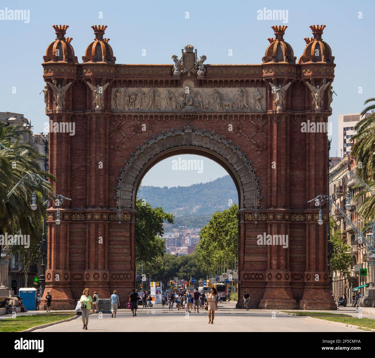 Der Triumphbogen - ein Triumphbogen in der Stadt Barcelona in Katalonien, Spanien. Es wurde vom Architekten Josep Vilaseca i Casanovas als Hauptac gebaut Stockfoto