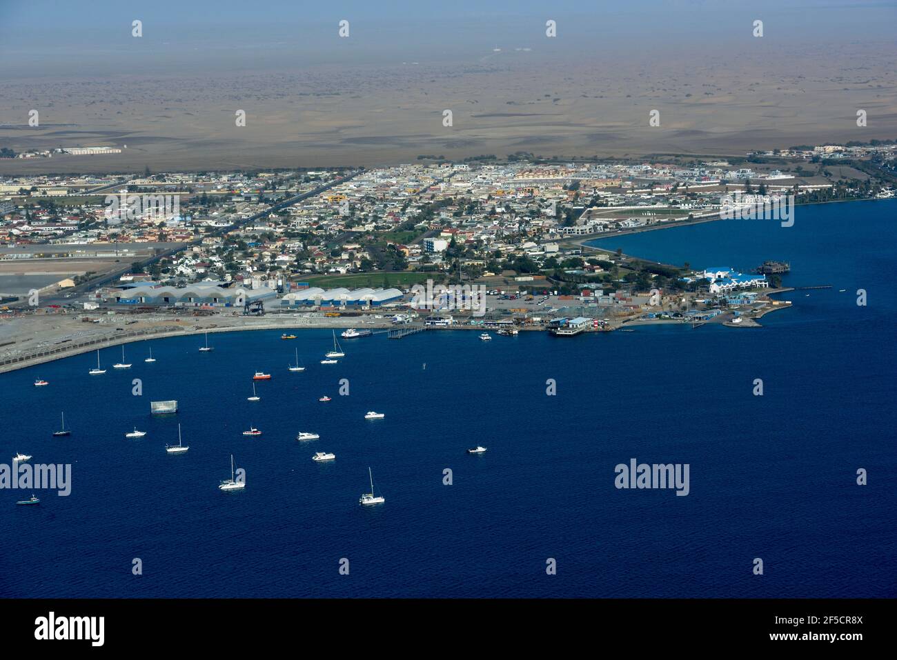 Geographie / Reisen, Namibia, Stadtansicht Walfish Bay, Luftaufnahme, Erongo-Gebiet, Additional-Rights-Clearance-Info-not-available Stockfoto