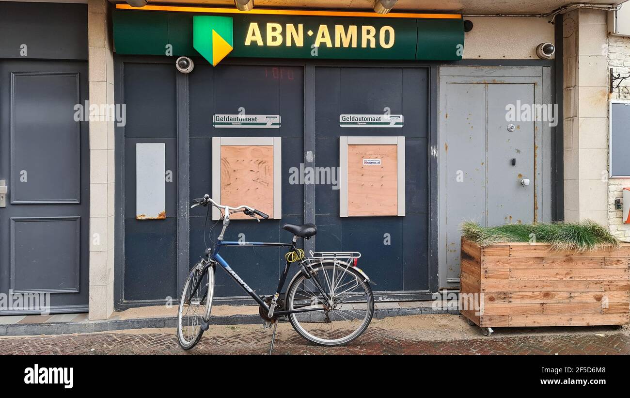 Geschlossene, demontierte Geldautomaten, Angst vor der Sprengung von Geldautomaten, Niederlande Stockfoto
