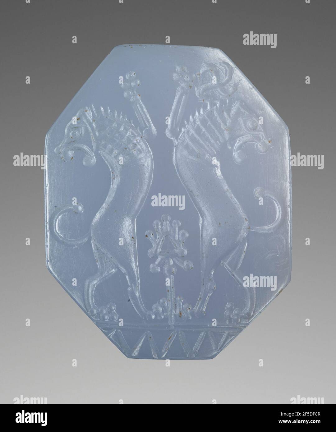 Achteckige Pyramidenförmige Stempeldichtung. Unbekannt Stockfoto