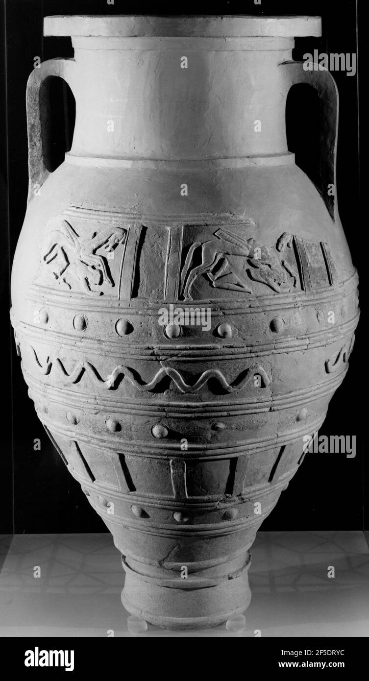 Restauriertes Kretisches Pithos. Unbekannt Stockfoto