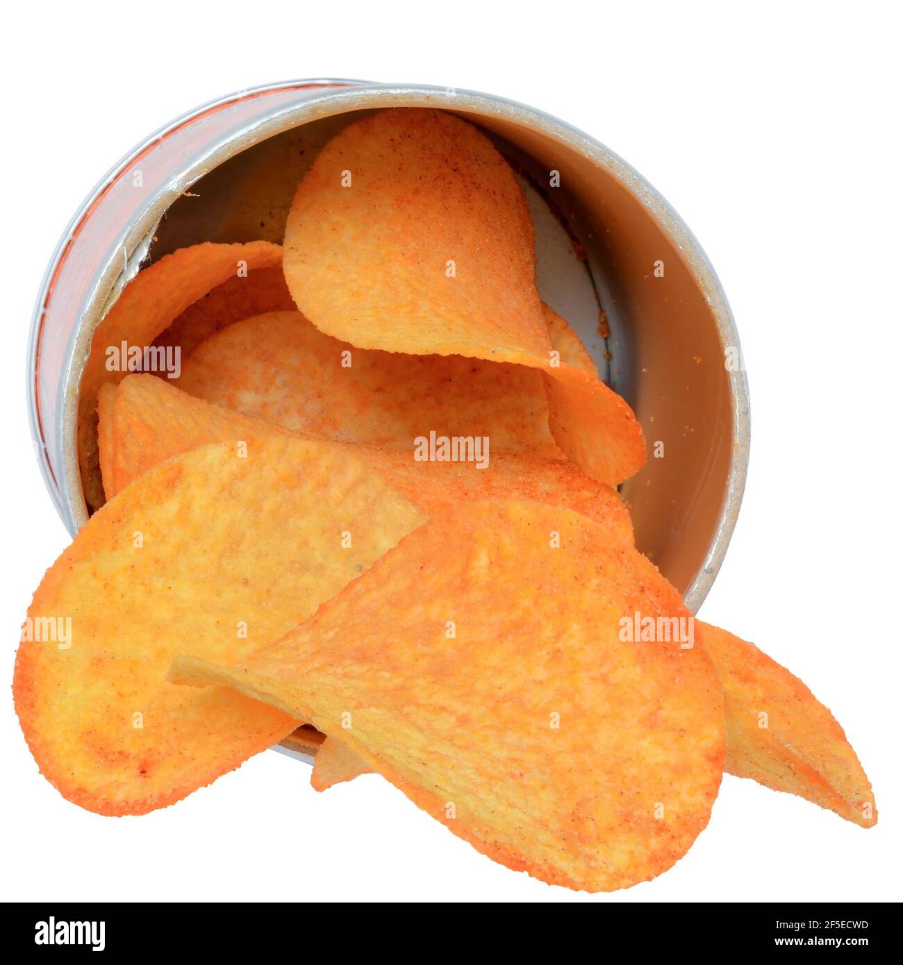 Kartoffelchips mit Gewürzen in einem Glas isoliert auf einem Weißer Hintergrund Stockfoto
