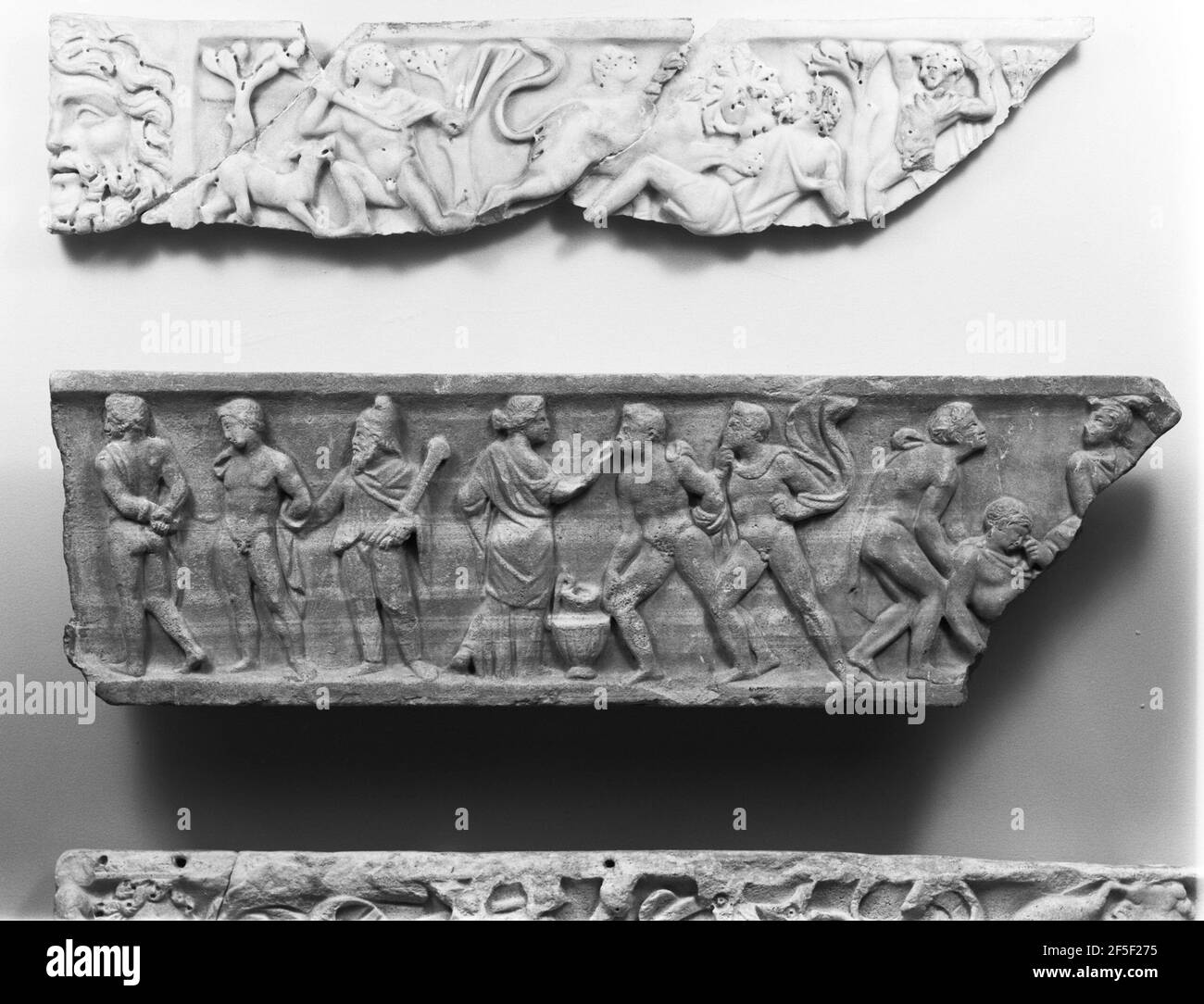 Fragment eines Sarkophagdeckel mit Iphigenie in Tauris. Unbekannt Stockfoto